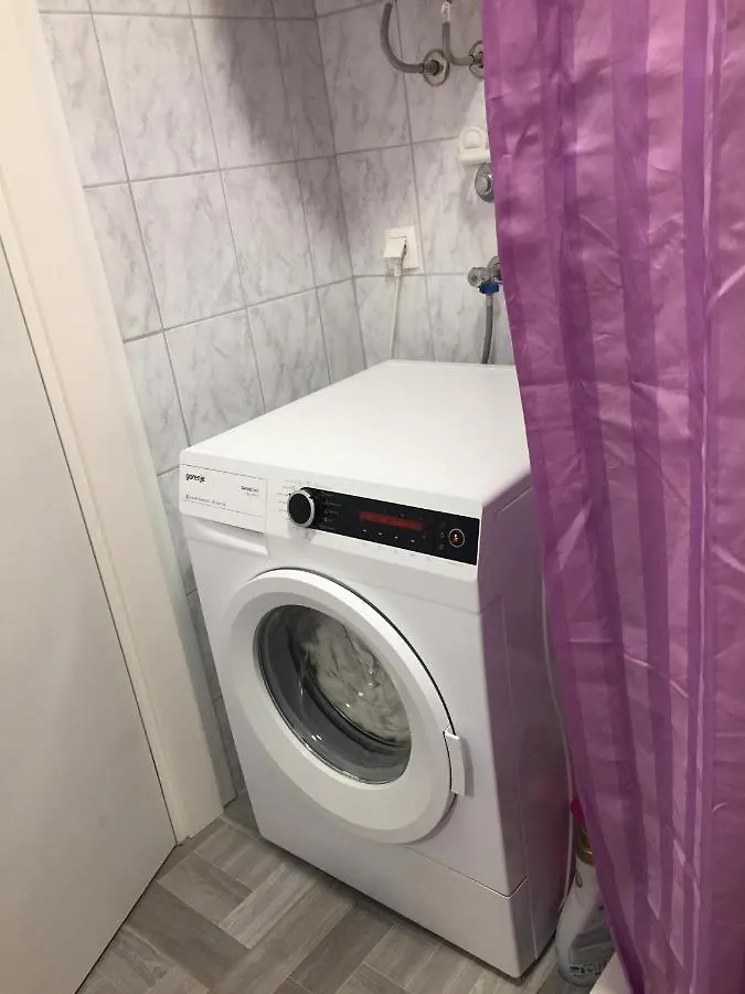 Homestay Double Room With Bathroom, Wifi, Airco, Parking, Washing Machine, Grill Medulin