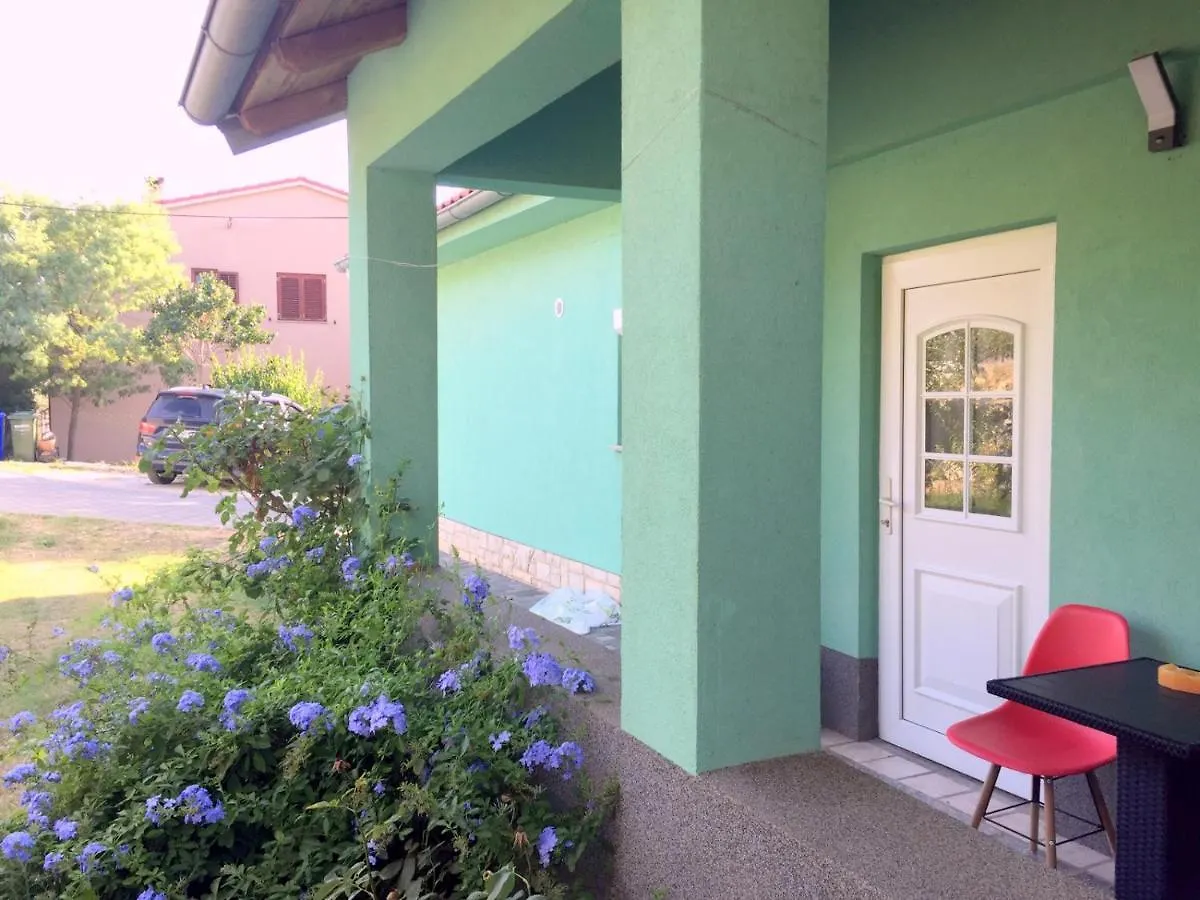 Homestay Double Room With Bathroom, Wifi, Airco, Parking, Washing Machine, Grill Medulin Croatia