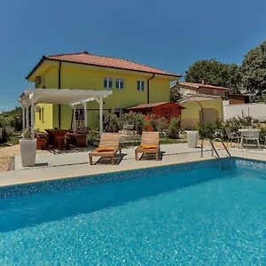 Dora Victoria Dream Apartman